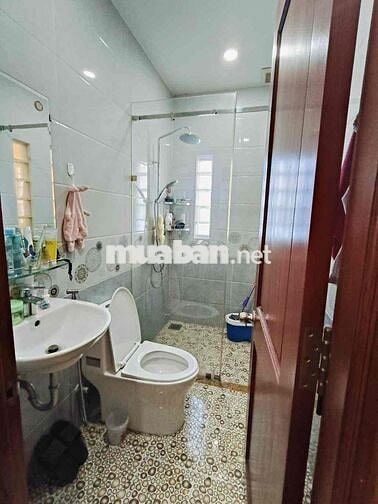 Nhỉnh 13 Tỷ Nhà 4m x 18m nở hậu 4,5m, Hồ Thành Biên, P5,Q8
