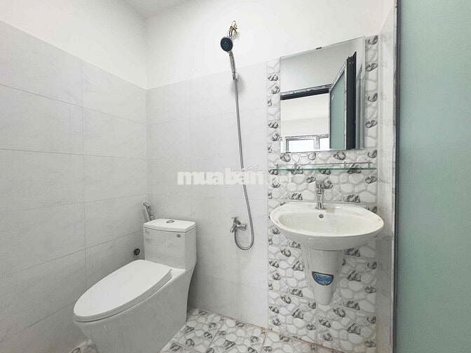 PHÒNG GÁC CỬA SỔ GIÁ RẺ NGAY CV HOÀNG VĂN THỤ