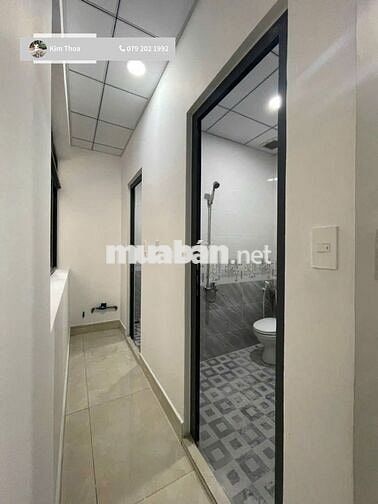 Văn phòng 85m2 ngăn 2 phòng, t. máy, máy lạnh, bảo vệ giữ xe. Chỉ 12tr