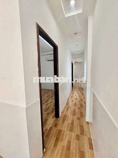 Nhà mớ 2pn 2 máy lạnh hẻm Nguyễn Văn Cừ