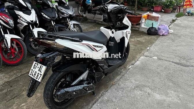 Honda Click thái 2015 trắng đen ( hỗ trợ góp )