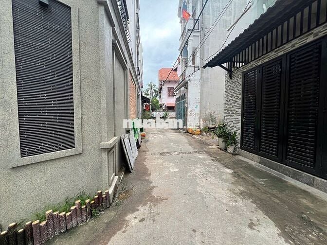 Căn nhà sang xịn hẻm xe hơi trung tâm Thủ Đức đang cho thuê 15tr/tháng