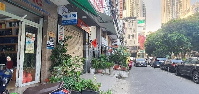 Chính chủ cho thuê showroom mặt tiền khu Hà Đô Quận 10