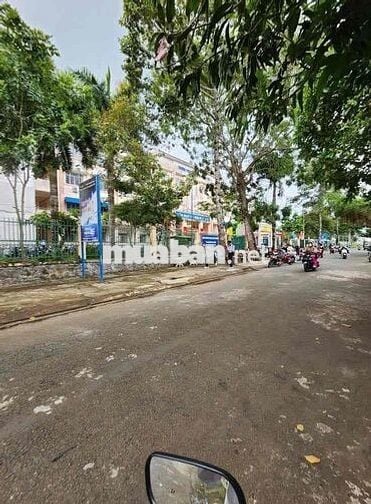 BÁN NỀN ĐẸP HƯỚNG ĐÔNG NAM KẾ CHUNG CƯ