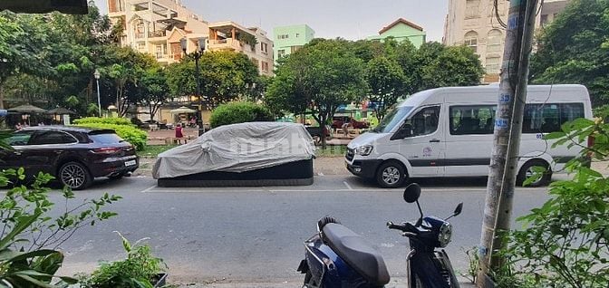 Chính chủ cho thuê showroom mặt tiền khu Hà Đô Quận 10