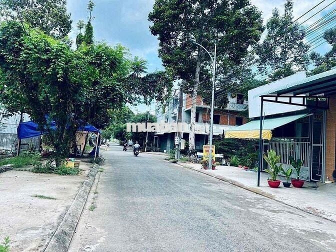 BÁN NỀN ĐẸP HƯỚNG ĐÔNG NAM KẾ CHUNG CƯ