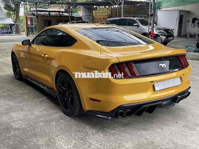 Ford Mustang Cũ 2.3L AT 2014 - 80000 km ốp Carbon