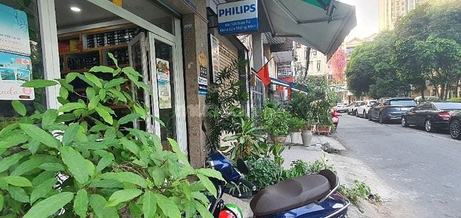 Chính chủ cho thuê showroom mặt tiền khu Hà Đô Quận 10