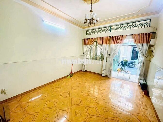 Ngang 4.2m x 16m, ngay sân bay, nhà 4 tầng BTCT, hẻm xe hơi 6m thông