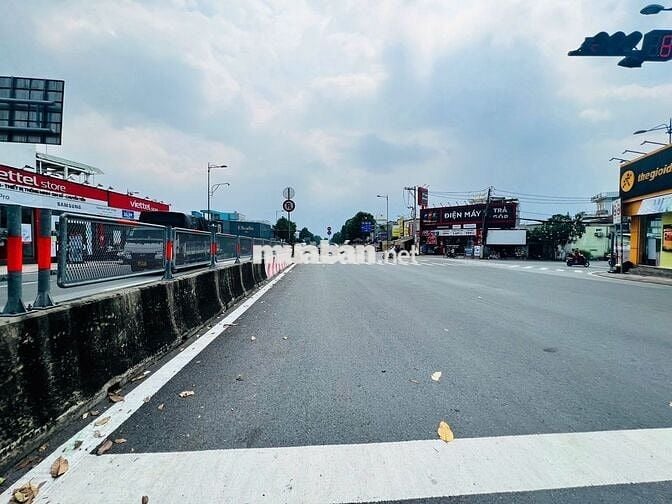 Siêu phẩm mặt tiền đắc địa Phạm Văn Đồng ngang 18m xây CHDV giá 60tr!!