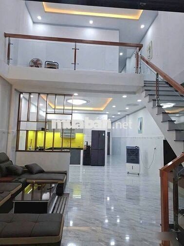 HÀNG HIẾM NGAY TÂN UYÊN NHÀ ĐẸP GẦN VSIP 2 CHỈ 900TR VỚI DT 90m²