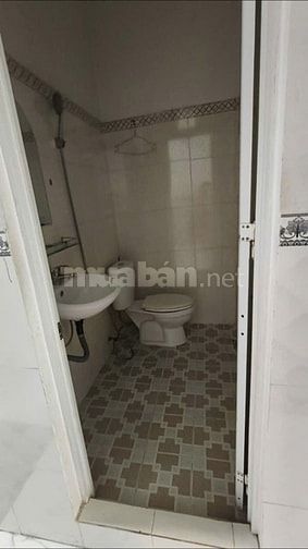 BÁN HOẶC CHO THUÊ NHÀ ĐƯỜNG ĐOÀN VĂN BƠ, PHƯỜNG 10, QUẬN 4