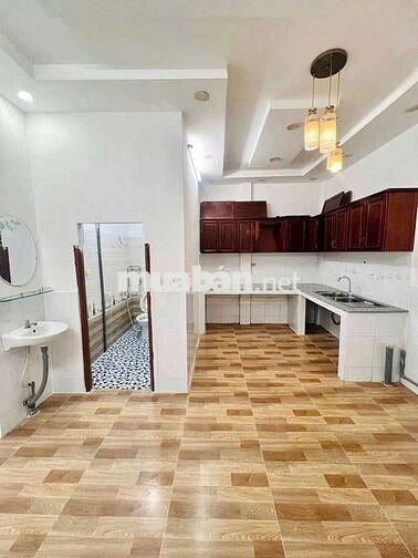 Nhà mớ 2pn 2 máy lạnh hẻm Nguyễn Văn Cừ