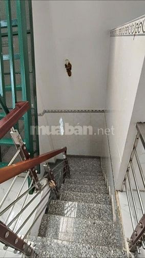 BÁN HOẶC CHO THUÊ NHÀ ĐƯỜNG ĐOÀN VĂN BƠ, PHƯỜNG 10, QUẬN 4