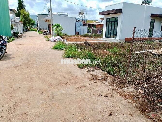Chính chủ bán 100m full thổ cư mặt tiền 4.5m trung tâm Ka Đô