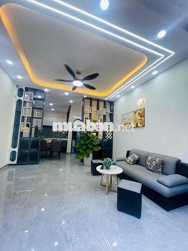 Bán Nhà xây mới 101%. 4 tầng. 3 phòng. ngang 4.4 dài 9