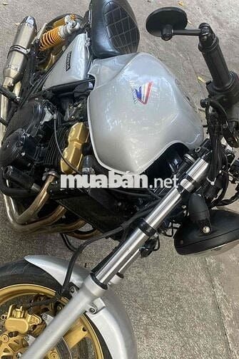 Honda CB400 Super Four