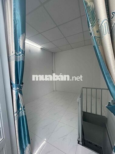 tôi chính chủ bán nhà nhỏ 1 trệt 2 lầu 2wc 2pn.tặng nội thất