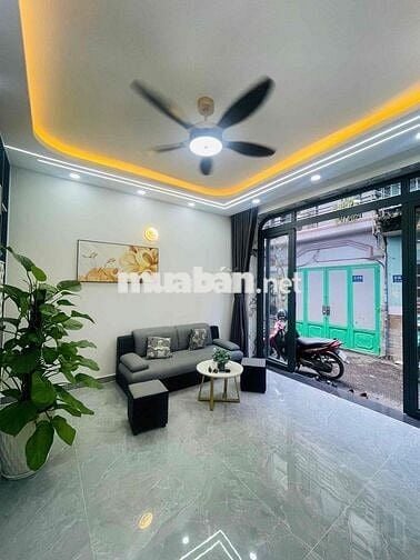 Bán Nhà xây mới 101%. 4 tầng. 3 phòng. ngang 4.4 dài 9