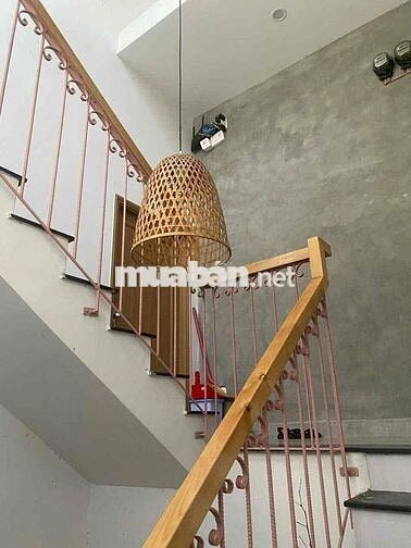 bán toàn căn hộ 4 tầng đối diện trường kiến trúc . thu nhập 35 trieu