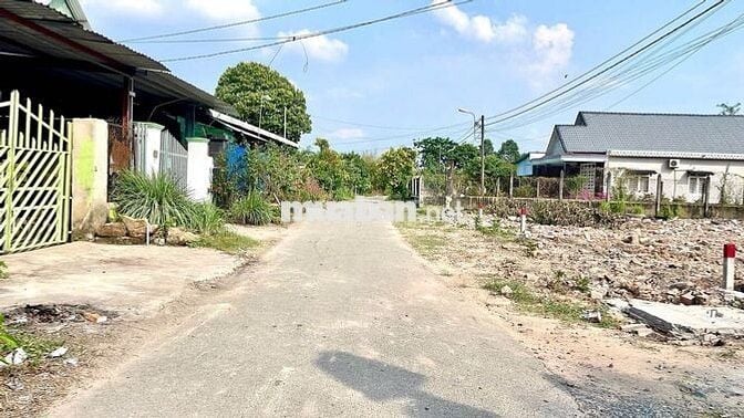 Bán đất 1 sẹc Nguyễn Thị Lắng giá chỉ 590tr SỔ HỒNG RIÊNG dt : 224m