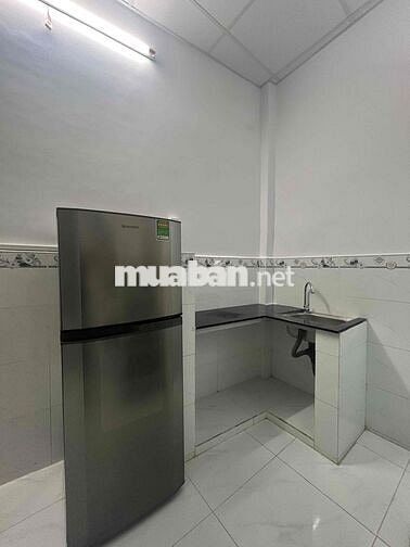 tôi chính chủ bán nhà nhỏ 1 trệt 2 lầu 2wc 2pn.tặng nội thất