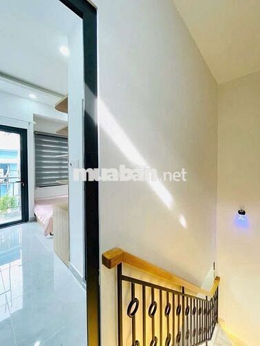 Nhỉnh 3 tỷ nhà 2 tầng full nội thất 4x8m SHR hoàn công đủ Phường 14 GV