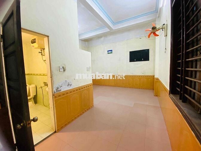 nhà 2 tầng 3 phòng ngủ ngay phố đi bộ ven sông Hương