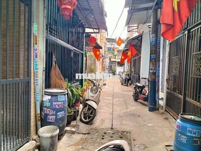 Nhà Lầu Trệt gần chợ Tân long và đường Nguyễn Thị Chạy . Dĩ An