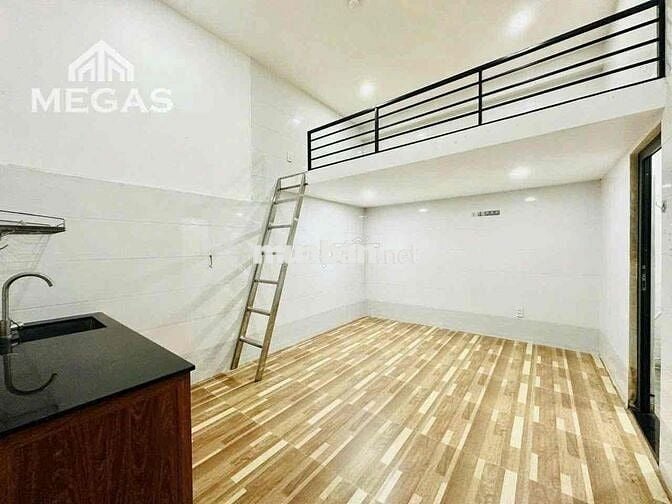 PHÒNG TRỌ CÓ GÁC SẴN MÁY LẠNH RỘNG 30m2 NGAY ĐH Văn Hiến - CV Đầm Sen