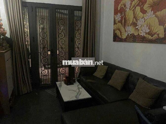 Bán Nhà Đê Tô Hoàng 25M x 4T Giá 5,72 Tỷ. Mặt ngõ thông, 30m ra phố