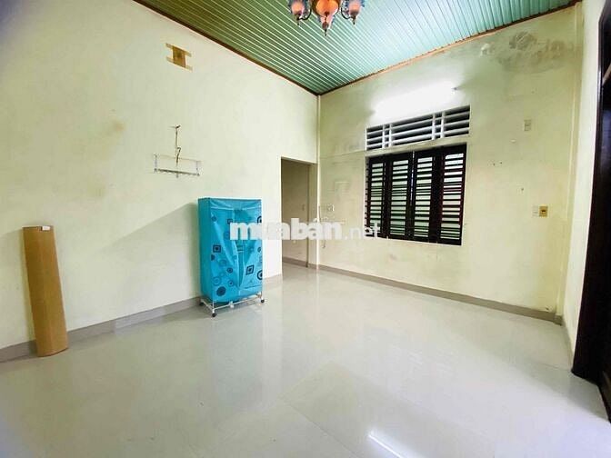 nhà 2 tầng 3 phòng ngủ ngay phố đi bộ ven sông Hương