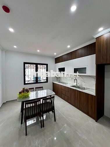 BÁN NHÀ PHÙNG CHÍ KIÊN – 7 TẦNG THANG MÁY – KINH DOANH  – GARA Ô TÔ