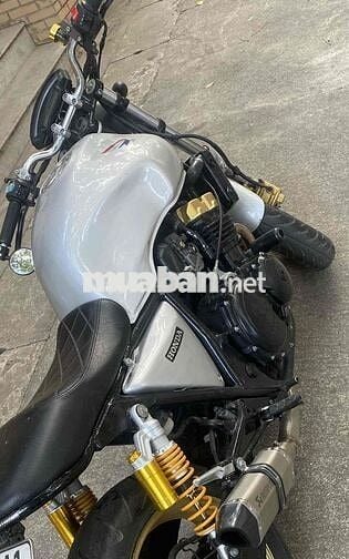 Honda CB400 Super Four