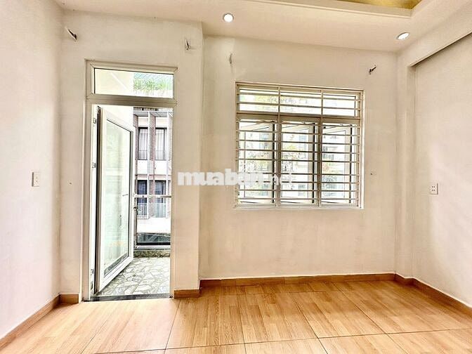 trống sẵn 1 phòng bancol full nội thất giá cực rẻ
