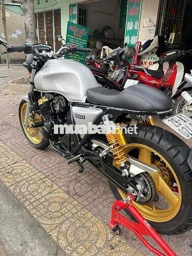 Honda CB400 Super Four