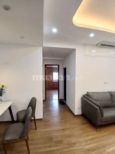 Cho thuê căn hộ 3PN giá 13.5 triệu/th Tòa 335 đường Cầu Giấy. 