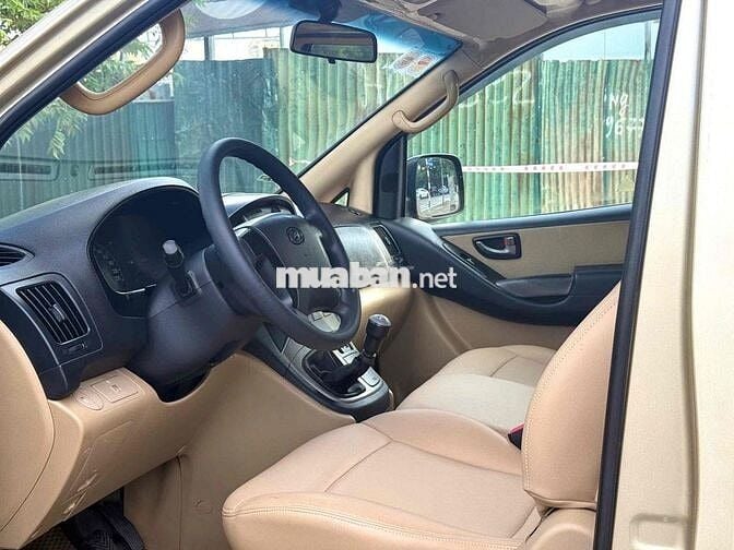 Bán gấp xe 9 chỗ Hyundai Starex 2010 máy zin