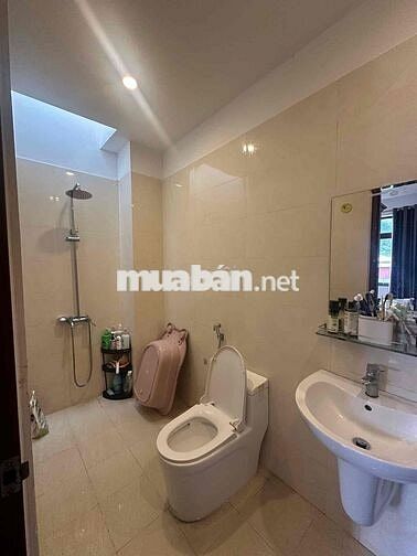 Khách pass phòng 40m2_1PN 1PK ban công,full/ít nt_417 Chu Văn An,BT
