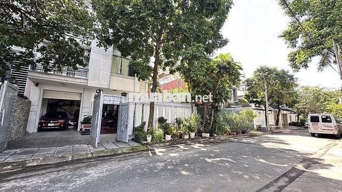 BÁN BIỆT THỰ 240M2 4 TẦNG  QUẬN 12