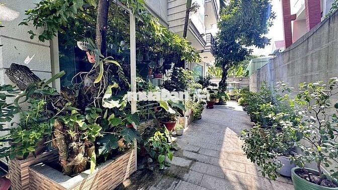 BÁN BIỆT THỰ 240M2 4 TẦNG  QUẬN 12