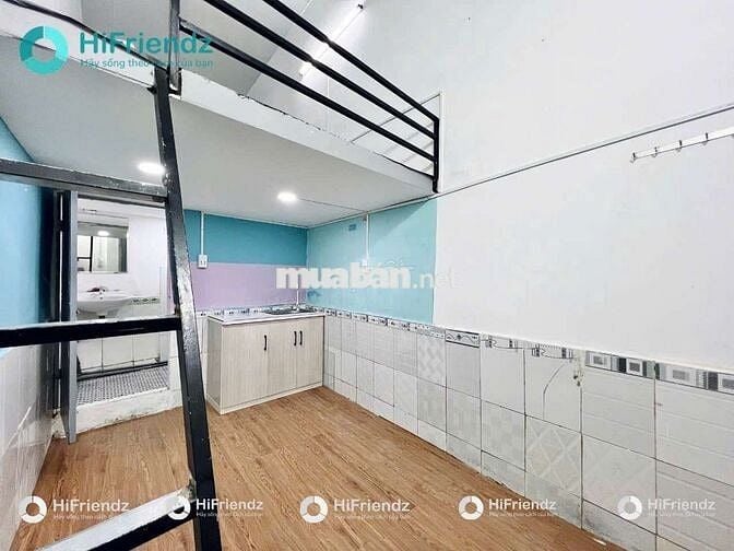 Cho thuê phòng giá rẻ đi bộ qua UTH có gác siêu cao, dài, rộng