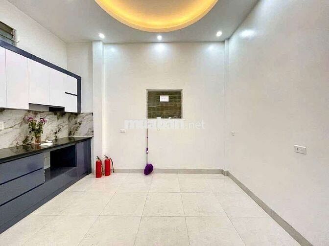 Bán nhà Hồ Tùng Mậu - 41m - 8.45 tỷ - lô góc - dân xây - full nội thất