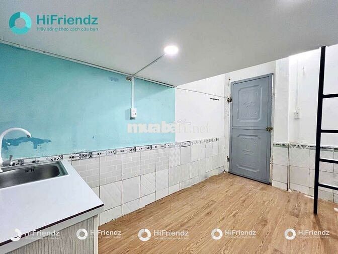 Cho thuê phòng giá rẻ đi bộ qua UTH có gác siêu cao, dài, rộng