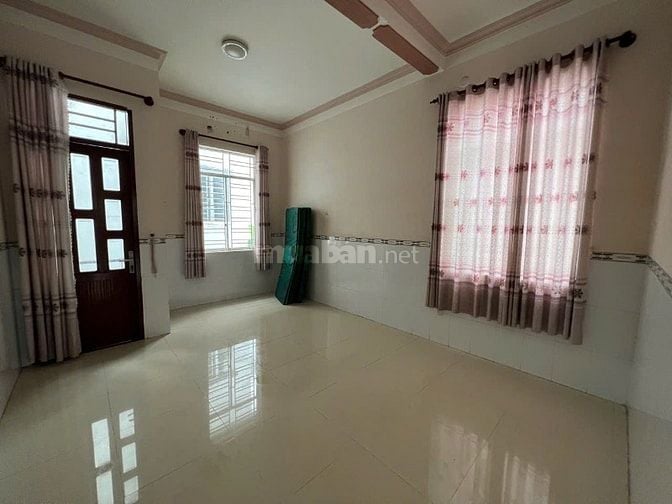 Nhà bán P.Quang Vinh 1 trệt 3 lầu 5 phòng ngủ 5.2 tỷ 286m2 sử dụng SHR