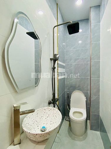 CHỦ BÁN GẤP NHÀ NGUYỄN XÍ BÌNH THẠNH, Giá 1 tỷ 990 gần VinCom, Chợ
