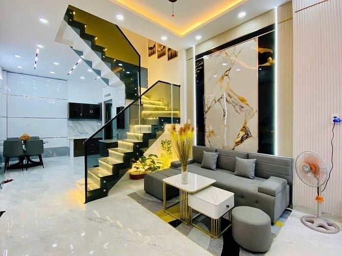 CHỦ BÁN GẤP NHÀ NGUYỄN XÍ BÌNH THẠNH, Giá 1 tỷ 990 gần VinCom, Chợ