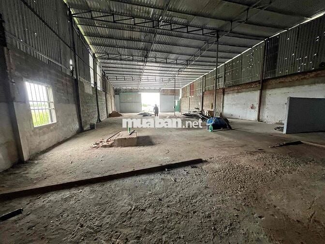 Cho Thuê Kho Xướng 360m2 đường xe tải , ấp 2 xtt Hóc Môn