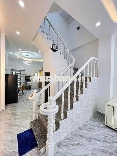 NHÀ MỚI ĐẸP CÓ NỘI THẤT KDC 91B