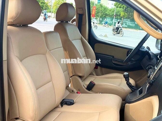 Bán gấp xe 9 chỗ Hyundai Starex 2010 máy zin